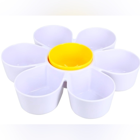Daisy Shaped Snack Tray Chip & Dip - Picture 4 of 5
